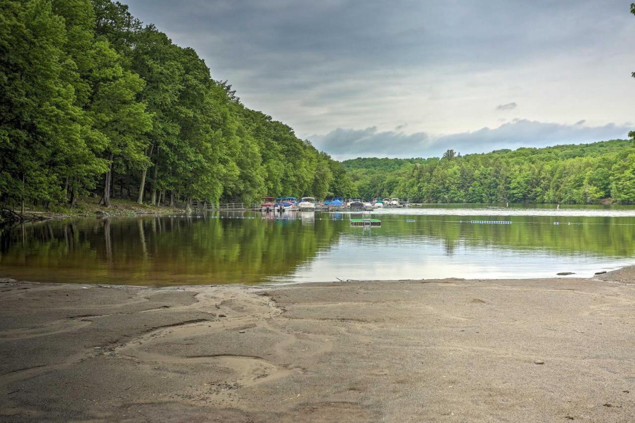 Poconos Cabin Rental - Walk To Lake Wallenpaupack! Lake Ariel Exterior foto